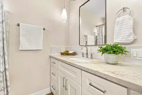 Bath - 16541 Highland Valley Rd, Ramona, CA 92065 photo 2 of 4