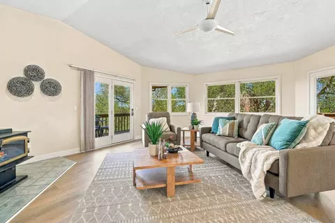 Living - 16541 Highland Valley Rd, Ramona, CA 92065 photo 4 of 4