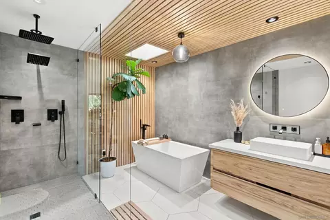 Bath - 1903 Dehesa, El Cajon, CA 92019 photo 2 of 6