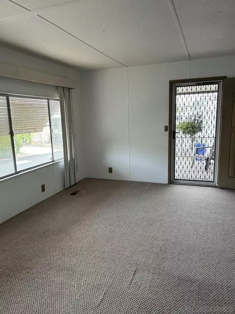 Living - 1501 Anza Ave #77, Vista, CA 92084 photo 1 of 2