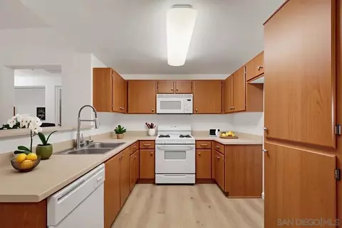 Kitchen - 31389 Taylor Ln, Temecula, CA 92592 photo 1 of 2