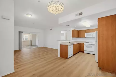 Living - 31389 Taylor Ln, Temecula, CA 92592 photo 3 of 7