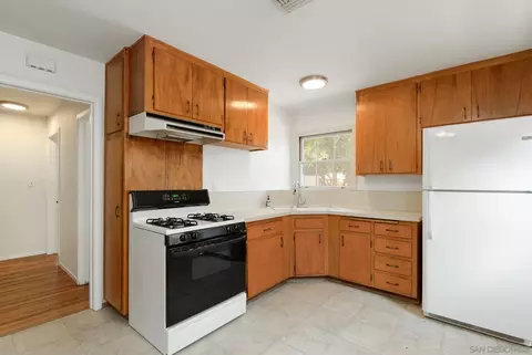 Kitchen - 242 G, Coronado, CA 92118 photo 2 of 3