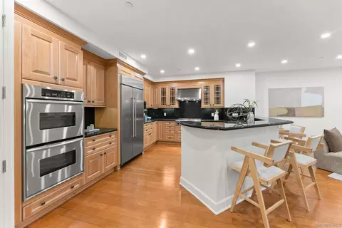 Kitchen - 1040 Genter #305, La Jolla, CA 92037 photo 2 of 4