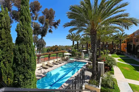 Exterior - 1040 Genter #305, La Jolla, CA 92037 photo 1 of 3