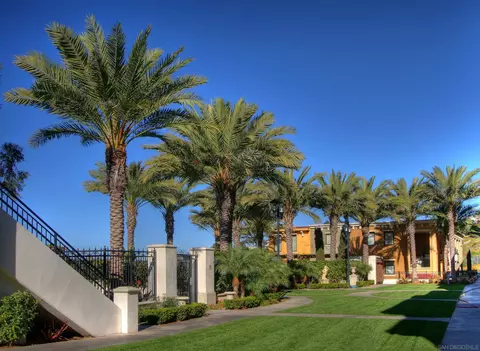 Exterior - 1040 Genter #305, La Jolla, CA 92037 photo 3 of 3