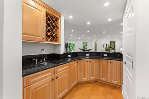 Kitchen - 1040 Genter #305, La Jolla, CA 92037 photo 4 of 4