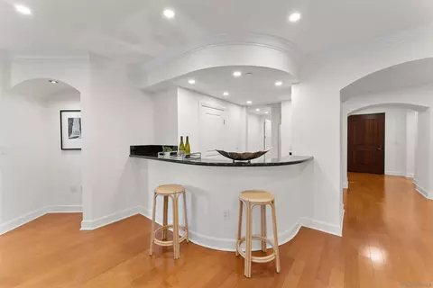 Entry Way - 1040 Genter #305, La Jolla, CA 92037 photo 1 of 1