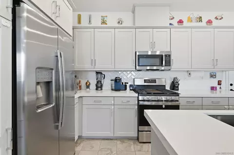 Kitchen - 2044 Bluestone Cir, Chula Vista, CA 91913 photo 2 of 8