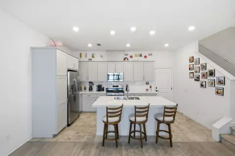 Kitchen - 2044 Bluestone Cir, Chula Vista, CA 91913 photo 6 of 8