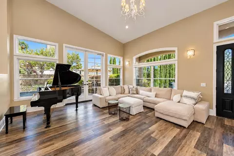 877 S Blue Vis, Anaheim, CA 92808