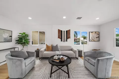 Living - 523 8th St, Imperial Beach, CA 91932 photo 1 of 1