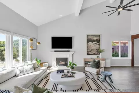 Living - 377 N Willowspring Dr, Encinitas, CA 92024 photo 2 of 5