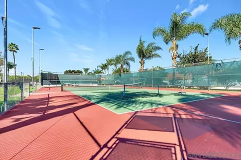 View/Area - 377 N Willowspring Dr, Encinitas, CA 92024 photo 2 of 11
