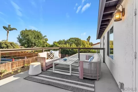 Exterior - 377 N Willowspring Dr, Encinitas, CA 92024 photo 6 of 16