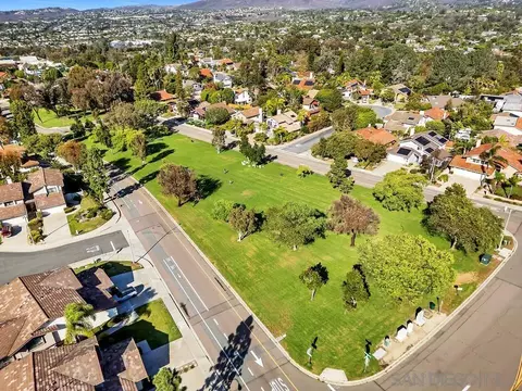 View/Area - 377 N Willowspring Dr, Encinitas, CA 92024 photo 10 of 11