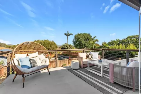 Exterior - 377 N Willowspring Dr, Encinitas, CA 92024 photo 5 of 16