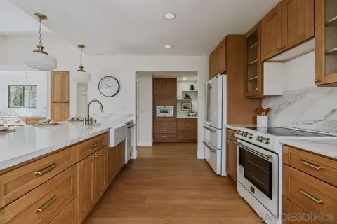 Kitchen - 1451 Ventana Dr, Escondido, CA 92029 photo 3 of 5