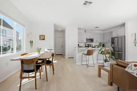 Dining - 35103 Grove Trl, Fallbrook, CA 92028 photo 1 of 1