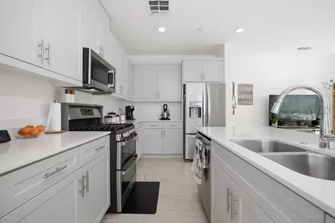 Kitchen - 35103 Grove Trl, Fallbrook, CA 92028 photo 1 of 2