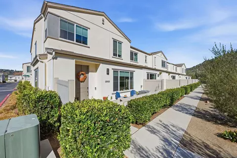 Exterior - 35103 Grove Trl, Fallbrook, CA 92028 photo 5 of 7