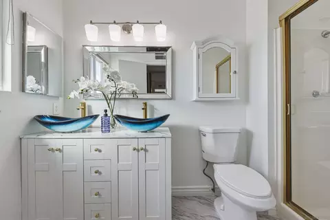 Bath - 7906 Anders Cir, La Mesa, CA 91942 photo 1 of 4