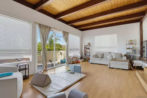 Living - 9811 Eucalyptus St, Spring Valley, CA 91977 photo 3 of 3