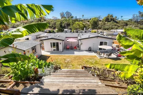 4902 Chateau Dr, San Diego, CA 92117