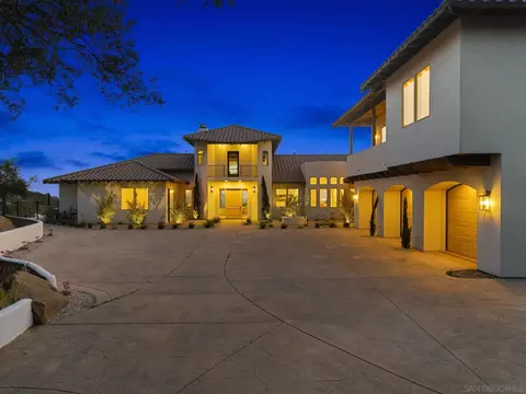 Exterior - 15711 Salida Del Sol, Ramona, CA 92065 photo 2 of 19