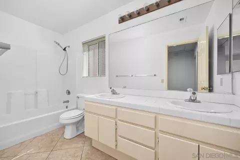 Bath - 950 Tempera Ct, Oceanside, CA 92057 photo 4 of 4