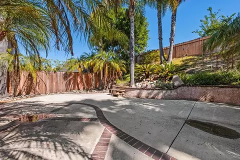 Exterior - 950 Tempera Ct, Oceanside, CA 92057 photo 4 of 6