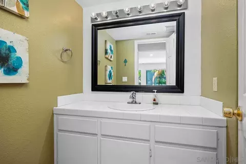 Bath - 950 Tempera Ct, Oceanside, CA 92057 photo 1 of 4