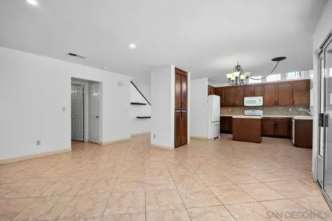 Living - 950 Tempera Ct, Oceanside, CA 92057 photo 5 of 5