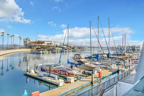 View/Area - 32 Montego Ct, Coronado, CA 92118 photo 2 of 7