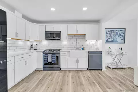 Kitchen - 32 Montego Ct, Coronado, CA 92118 photo 1 of 3