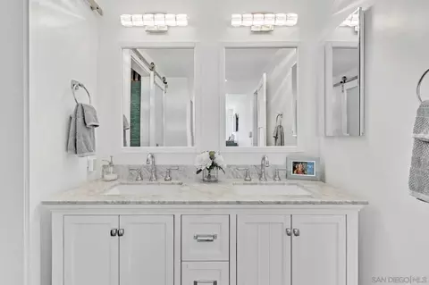 Bath - 32 Montego Ct, Coronado, CA 92118 photo 1 of 3