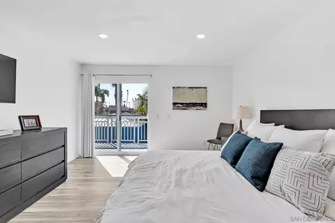 Bedroom - 32 Montego Ct, Coronado, CA 92118 photo 2 of 5