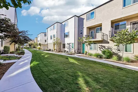 5227 Surfwalk #106, San Diego, CA 92154
