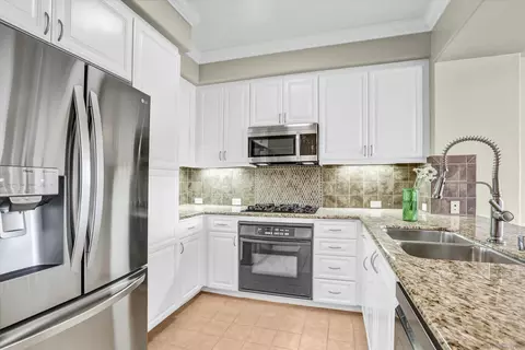 8233 Station Village Ln #2414, San Diego, CA 92108