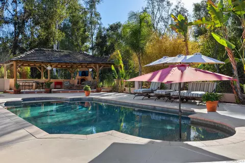 Exterior - 25790 Forest Dr, Escondido, CA 92026 photo 8 of 14
