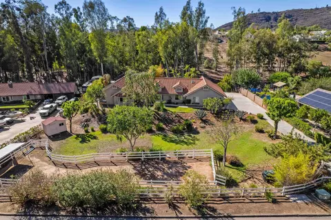 View/Area - 25790 Forest Dr, Escondido, CA 92026 photo 3 of 4