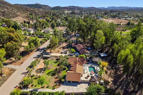 View/Area - 25790 Forest Dr, Escondido, CA 92026 photo 4 of 4