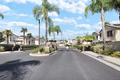 View/Area - 44745 Vail Oak Rd, Temecula, CA 92592 photo 2 of 5