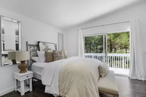 Bedroom - 44745 Vail Oak Rd, Temecula, CA 92592 photo 2 of 6