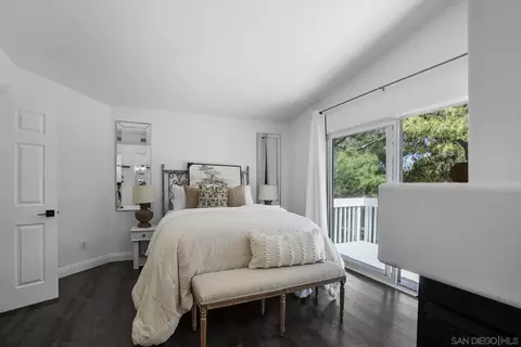 Bedroom - 44745 Vail Oak Rd, Temecula, CA 92592 photo 3 of 6