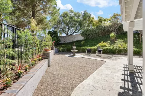 Exterior - 44745 Vail Oak Rd, Temecula, CA 92592 photo 8 of 10