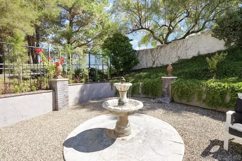 Exterior - 44745 Vail Oak Rd, Temecula, CA 92592 photo 7 of 10