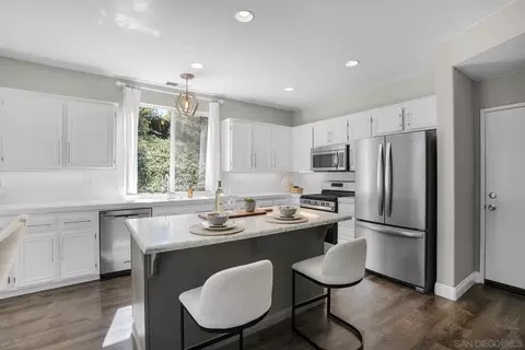 Kitchen - 44745 Vail Oak Rd, Temecula, CA 92592 photo 3 of 3
