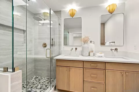 Bath - 8866 Cliffridge Ave, La Jolla, CA 92037 photo 1 of 4