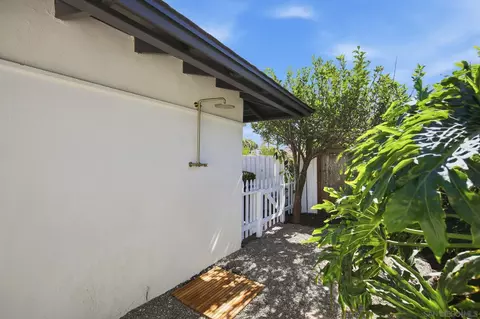 Exterior - 8866 Cliffridge Ave, La Jolla, CA 92037 photo 7 of 14